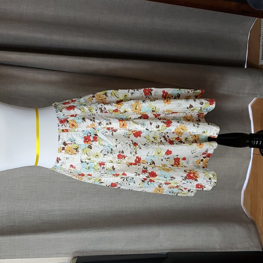 Cabi Floral skirt